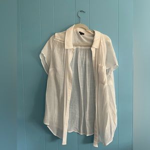 TORRID BUTTON UP SHORT SLEEVE